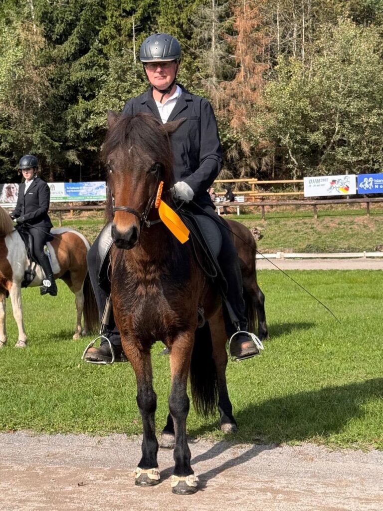 Siegerehrung: Svala von Roderath gewinnt die Futurity FUV5